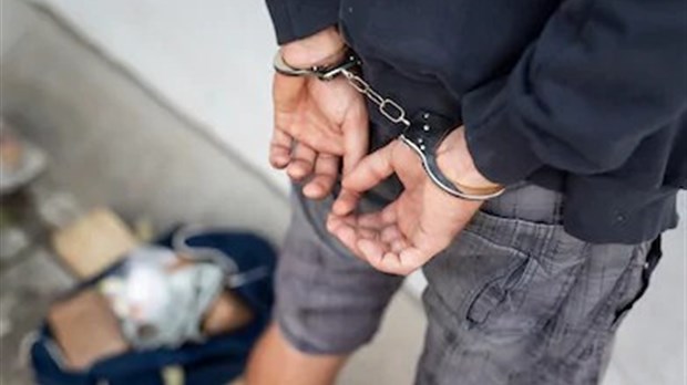 Saint-Charles-Borromée : deux arrestations en lien avec le braquage d'une arme à feu