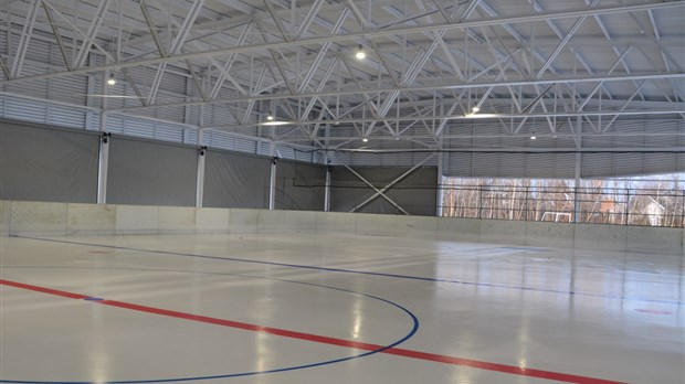Patinoire réfrigérée : la nouvelle attraction charloise a ouvert au parc Casavant-Desrochers!