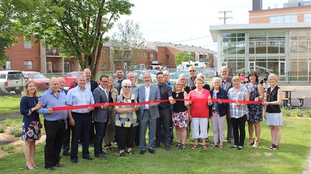 Une toute nouvelle cour extérieure pour les résidents du  Centre d’hébergement Saint-Antoine de Padoue de Saint-Lin-Laurentides
