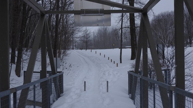 Un groupe de Charlois réclame le déneigement de la piste cyclable 