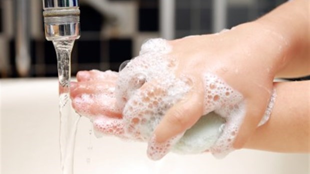 Désinfection des mains : attention aux produits risqués rappellent chimistes et microbiologistes