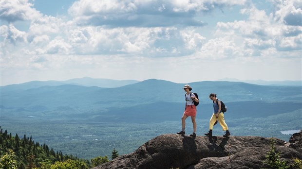 Aventure Écotourisme lance un guide complet pour planifier les vacances estivales au Québec