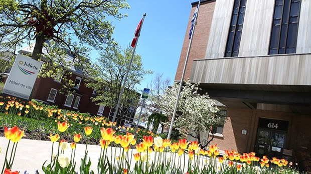 Joliette rouvrira partiellement l'Hôtel de ville le 4 août