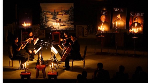 De la musique de Noël sous les Chandelles