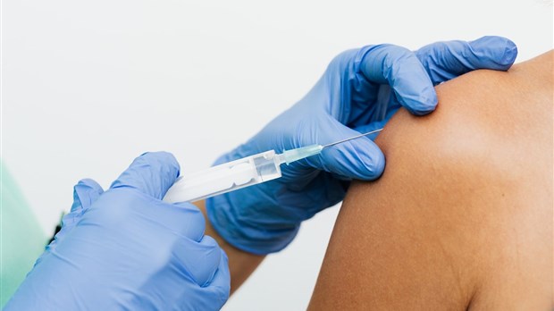 La vaccination contre la COVID-19 ouverte maintenant au 75 ans et plus