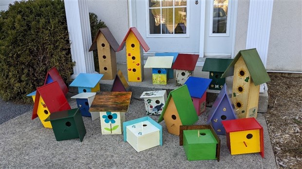 Une trentaine de cabanes d’oiseaux réalisées par des aînés confinés 
