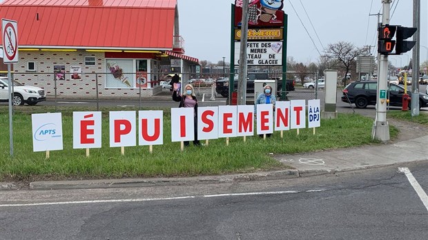 Manifestation des employés de l’APTS de Lanaudière