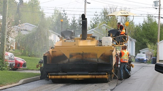 Début du pavage dans le secteur du chemin de Saint-Norbert