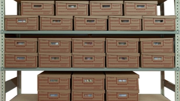 Comment choisir son étagère industrielle pour l'archivage de documents