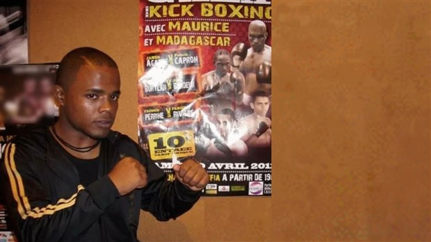 Un Champion Junior de kick-boxing partage son talent à Lavaltrie