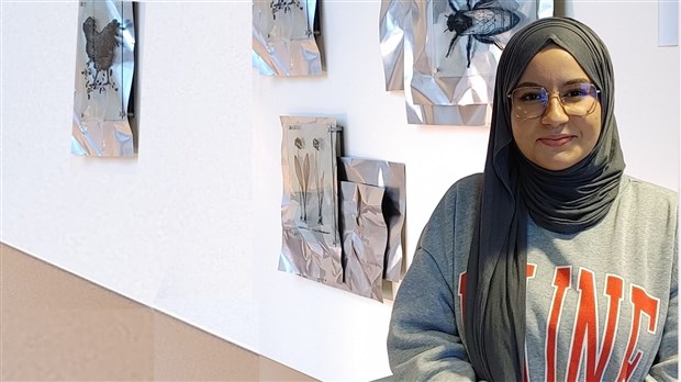 Hanaa Messaoudi reçoit une bourse de 500 $