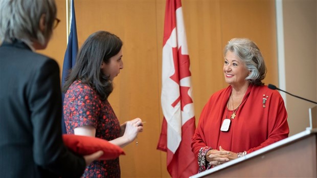 Ginette Reno reçoit la Légion d’honneur de la République française