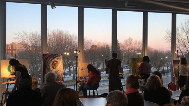 Vernissage de l'exposition «Nuit Blanche» des élèves d'arts visuels