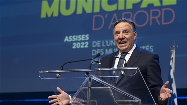 Legault aux maires: oui au droit de préemption et à l'expropriation