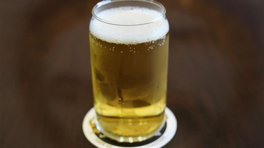 Les microbrasseurs demandent au gouvernement de leur permettre de livrer de la bière