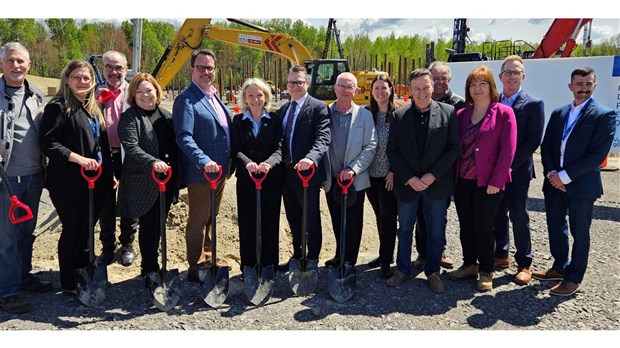 Première pelletée de terre pour la maison des aînés de Saint-Charles-Borromée