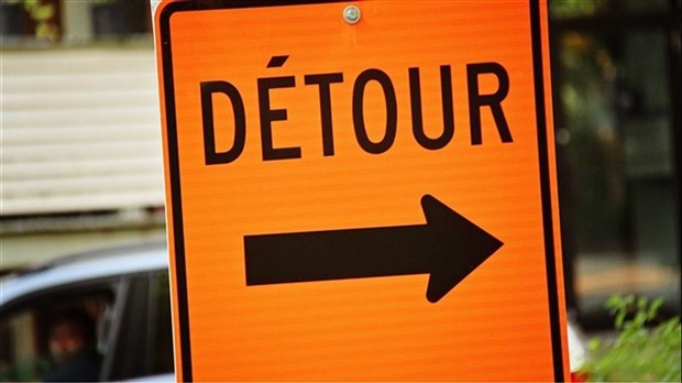 Travaux d’asphaltage sur le chemin de la Ligne Sainte-Anne