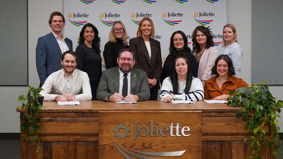 Une nouvelle convention collective entre Joliette et les cols blancs