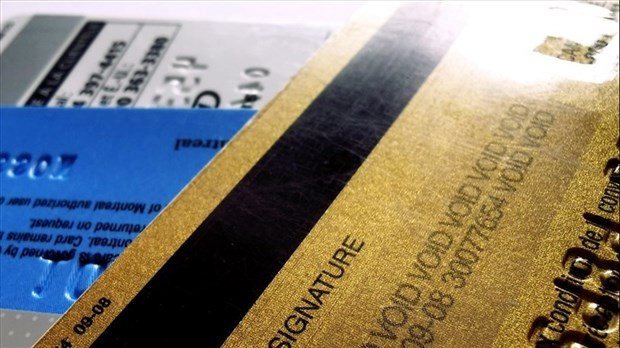 Quatre fraudeurs arrêtés à Louiseville grâce à un employé 