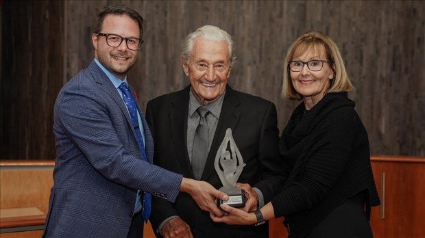 Le nageur Régent Lacoursière décède au Centre aquatique Jacques Dupuis
