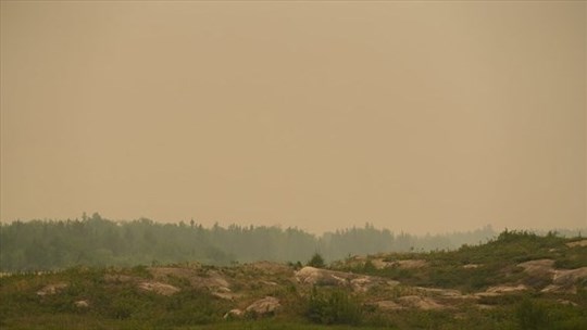 Les feux dans les Prairies entraînent une mauvaise qualité de l'air partout au pays
