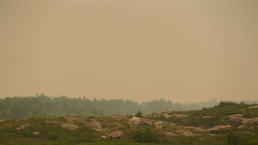 Les feux dans les Prairies entraînent une mauvaise qualité de l'air partout au pays