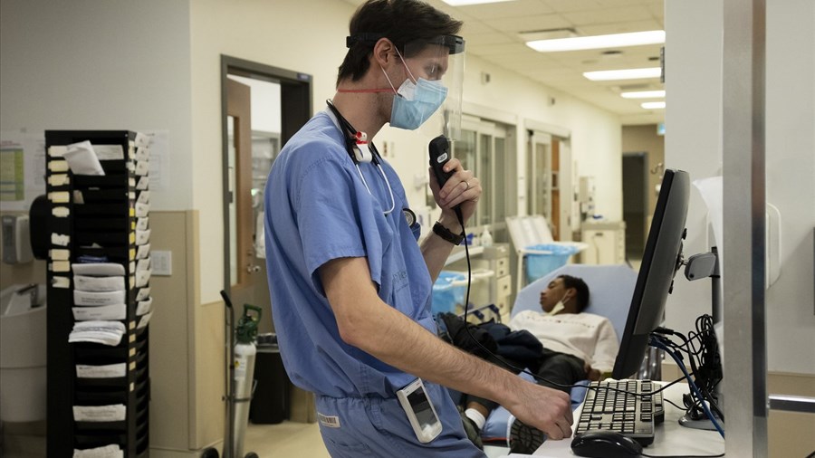 Santé Québec veut lancer un projet pilote d'IA pour les notes médicales