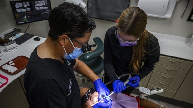 Les soins dentaires s'améliorent, mais les fausses idées sur la «gratuité» persistent