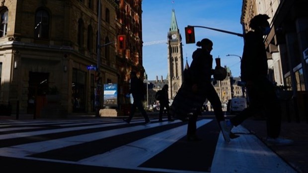 Des milliers de fonctionnaires fédéraux demandent à prendre une retraite anticipée