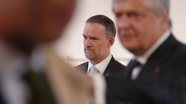 Les États-Unis envisagent de nouveaux droits de douane de 10 % sur le Canada
