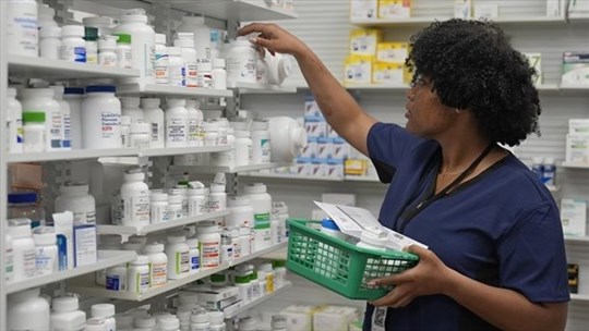 Le fardeau financier lié aux médicaments à la hausse pour le tiers des Canadiens