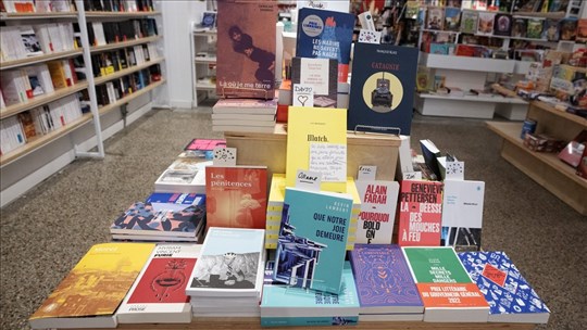 Libraires et ex-ministres dénoncent la fin d'un budget réservé aux livres scolaires